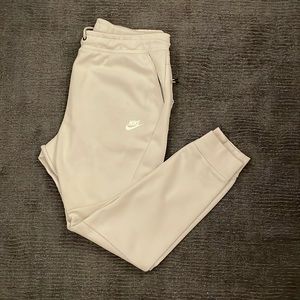 Nike Tech Joggers Large